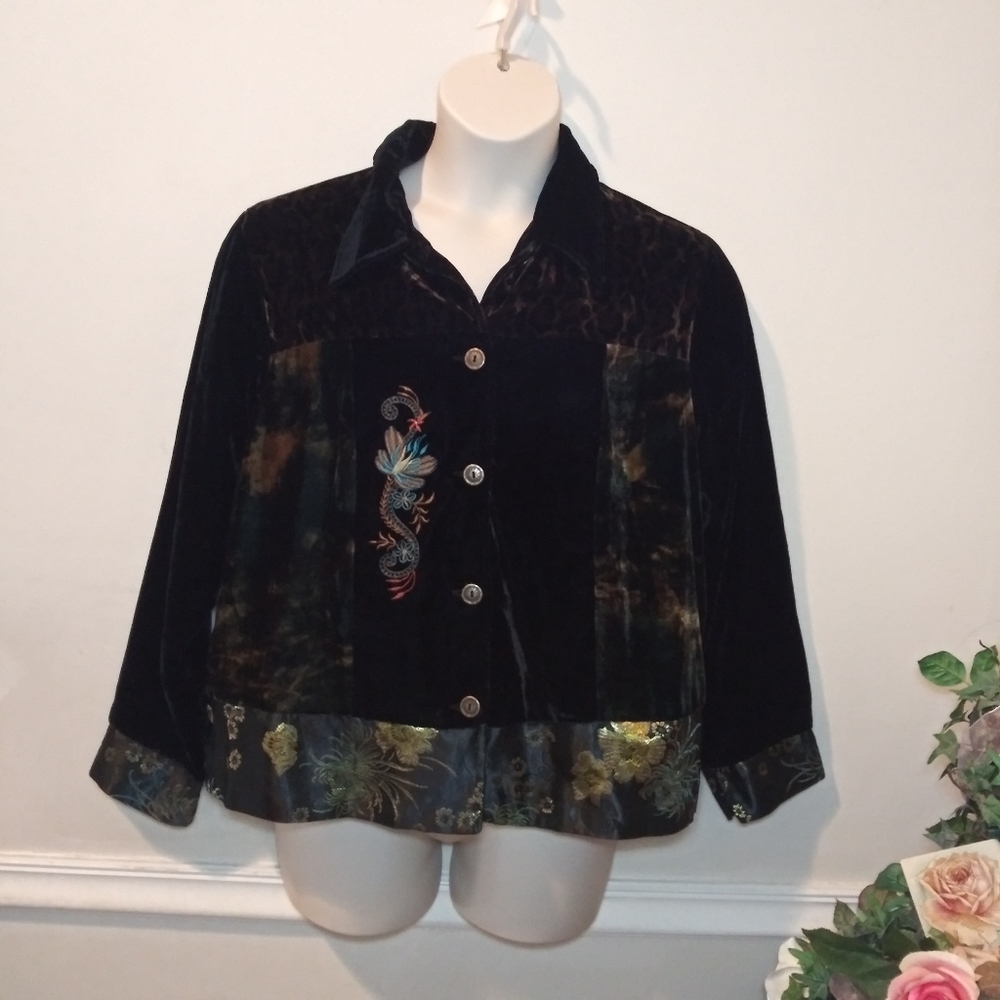 Vintage White Stag Black Velvet Asian Inspired Patchwork Embroidered Jacket - Picture 8 of 8